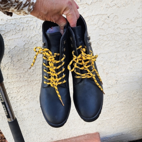 SEVEN7 Flat iron Lug Sole Boots‎ - Picture 8 of 10